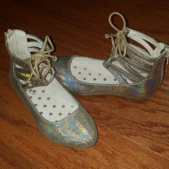 iridescent dress shoes